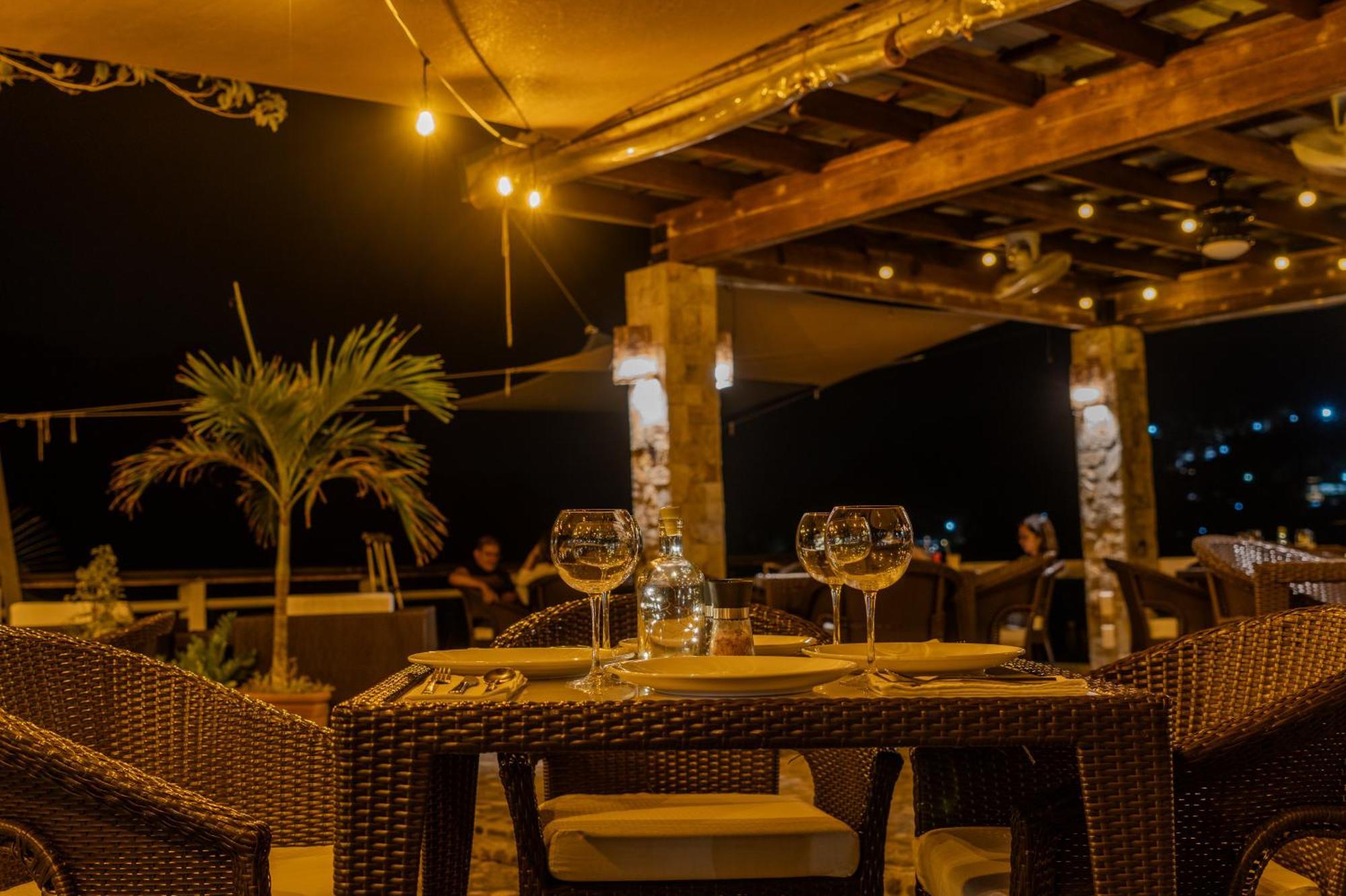 פוארטו גאלרה Edgewater Dive & Spa Resort מראה חיצוני תמונה
