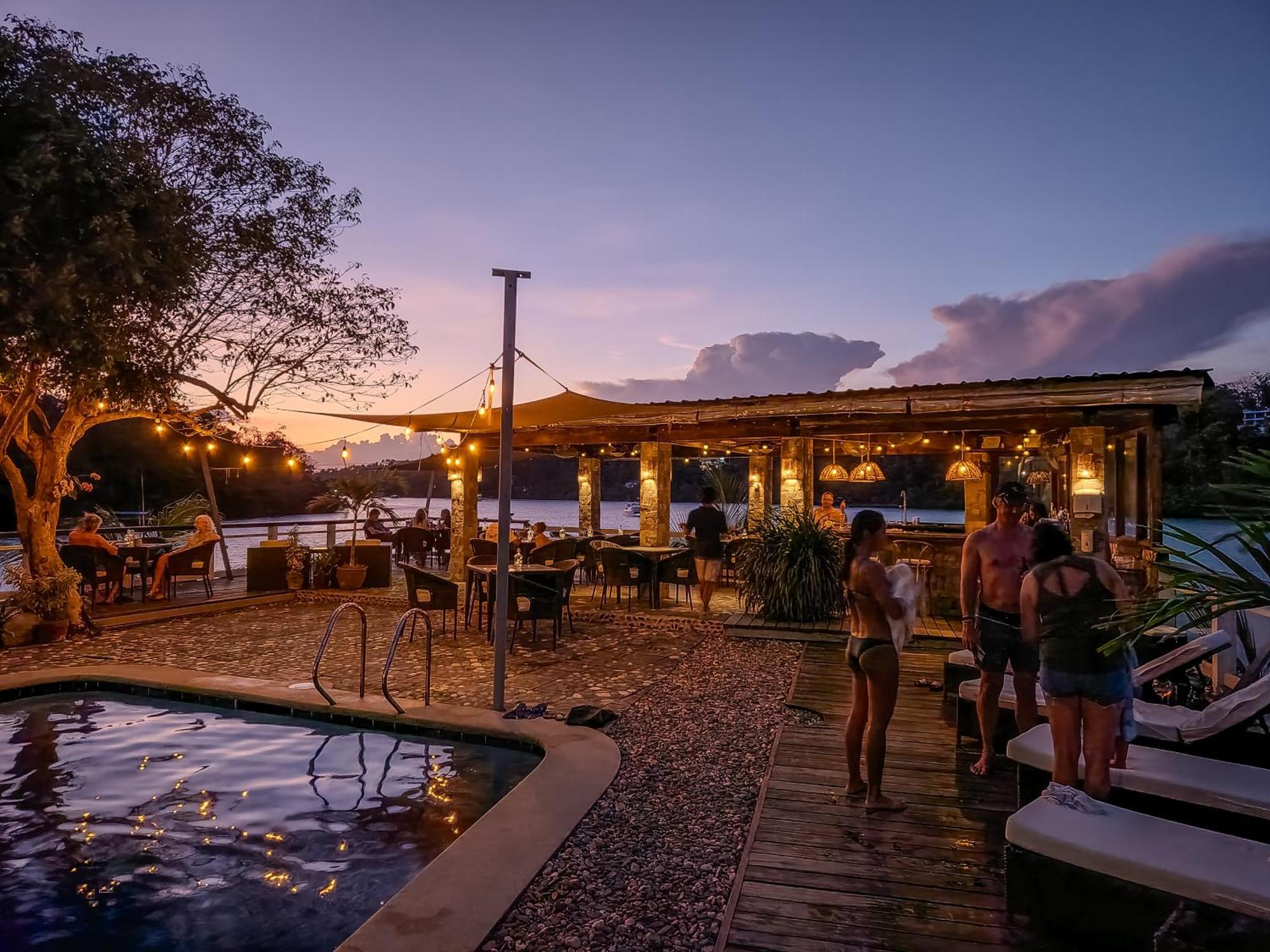 פוארטו גאלרה Edgewater Dive & Spa Resort מראה חיצוני תמונה