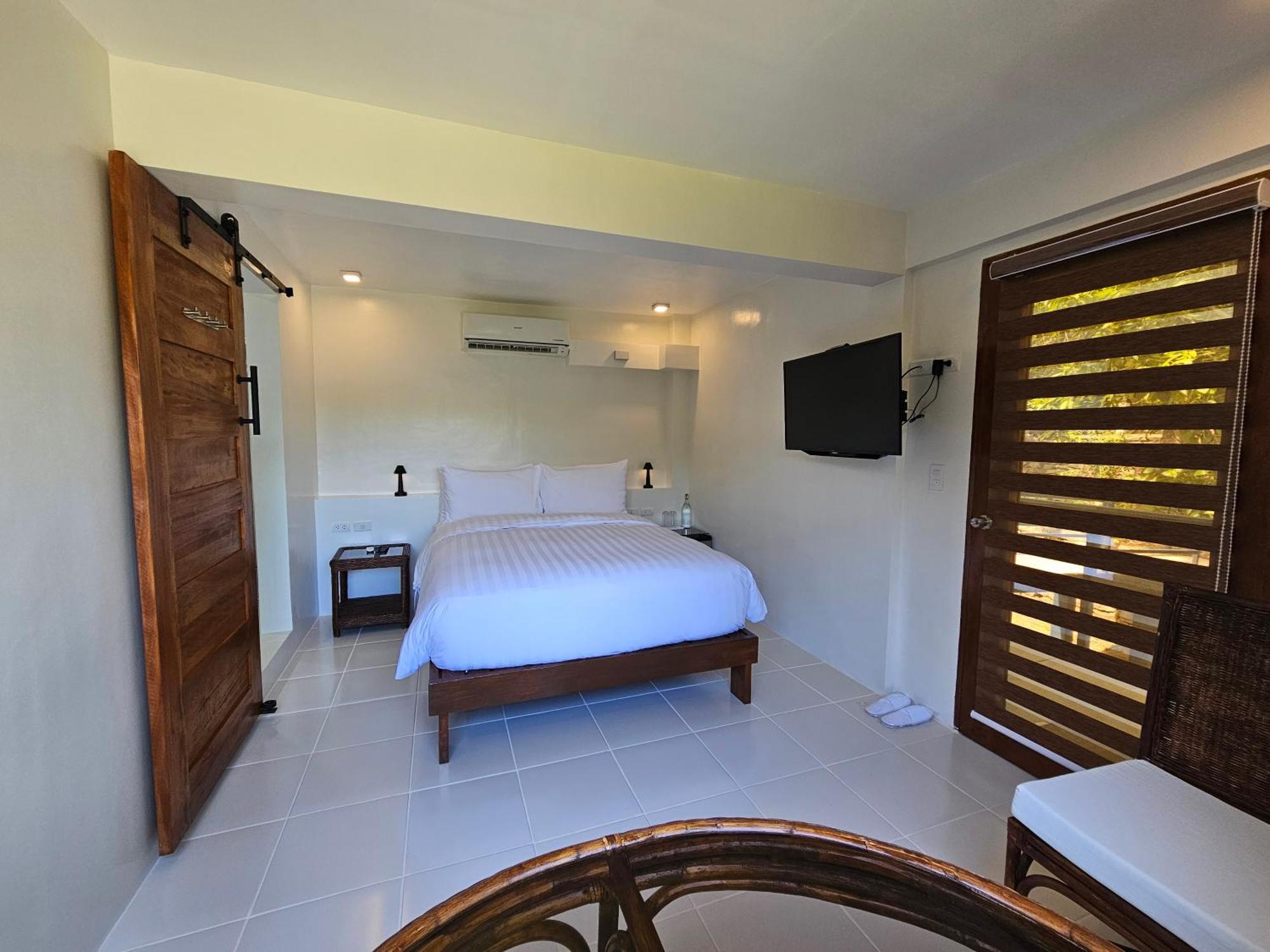 פוארטו גאלרה Edgewater Dive & Spa Resort מראה חיצוני תמונה